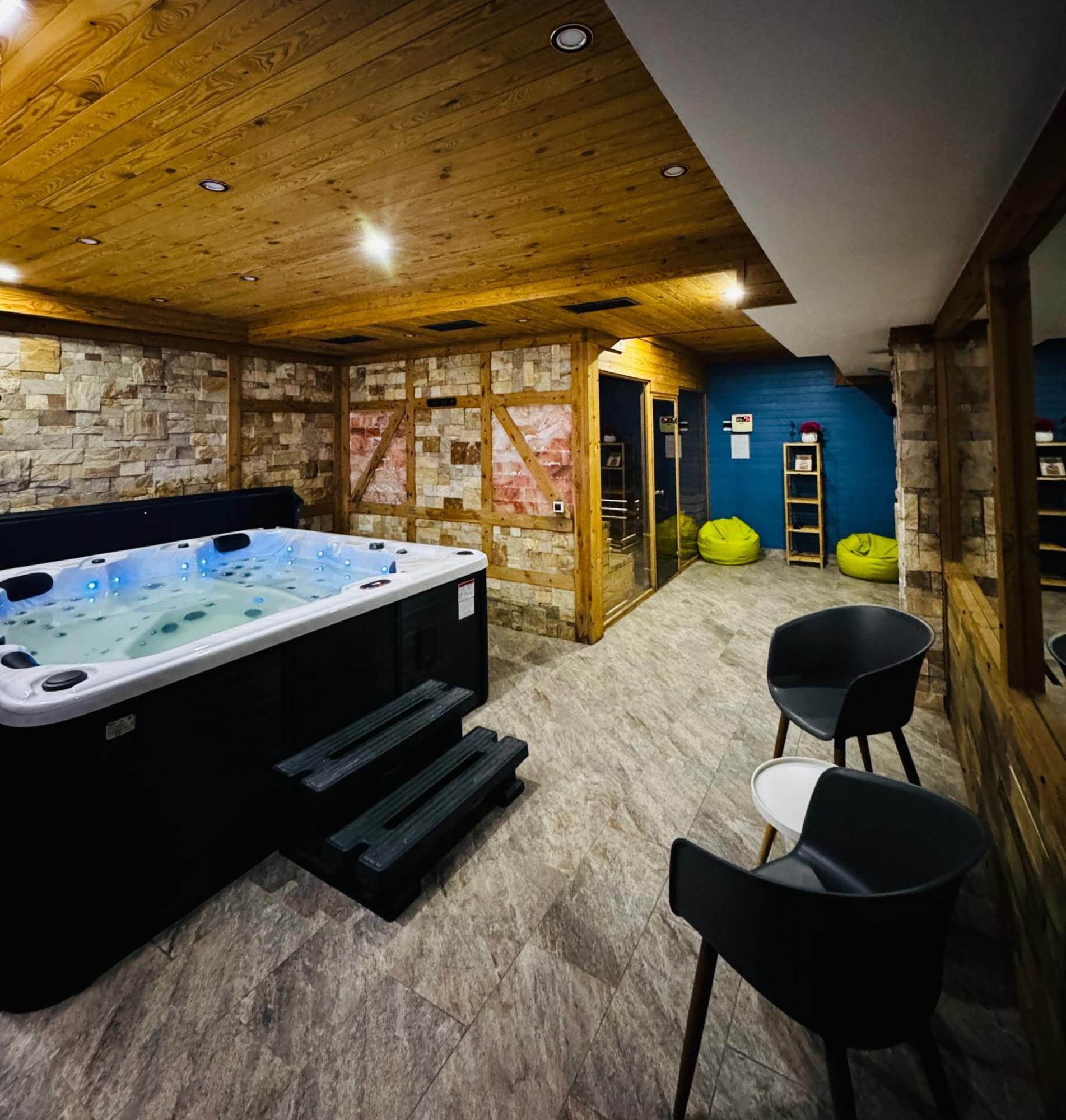Kaban Boutique - 5Star Central Villa In Vatra Dornei Bagian luar foto